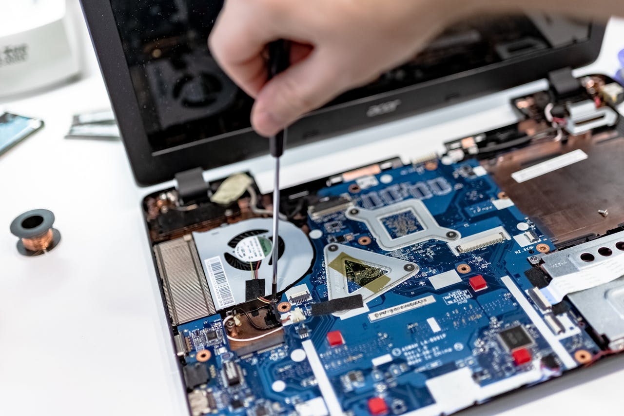 Laptop Overheating? 6 Reasons It Gets Hot and Shuts Down